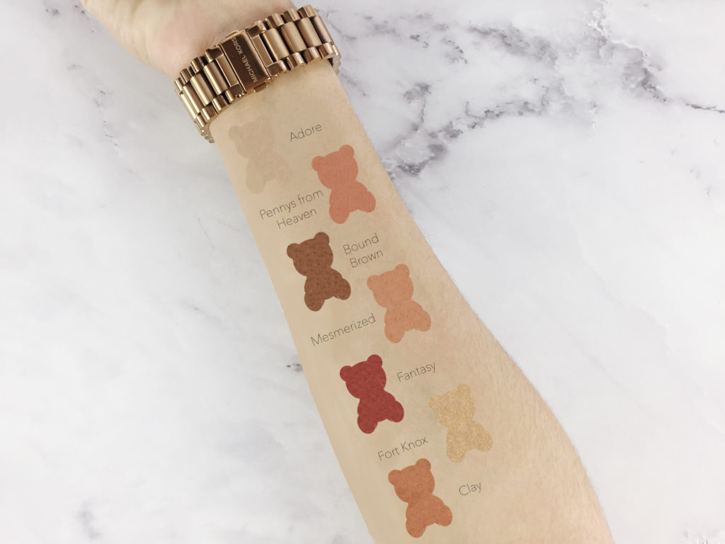 Aquí les dejo los swatches de la Bear eyeshadow Palette en mi brazo sin uso primer y sin difuminar. Estos tonos pueden variar dependiendo de su tono de piel.